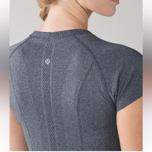 Lululemon Swiftly Tech Short Sleeve Shirt In Gray Women’s Size 4